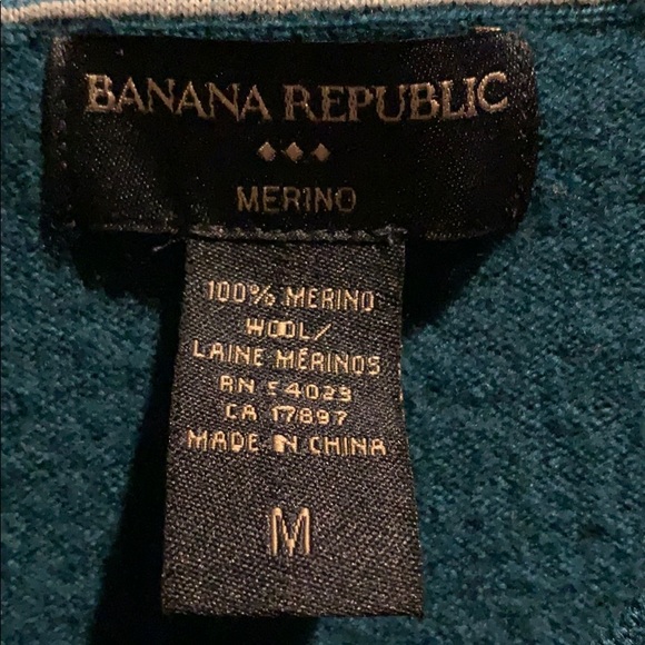 Banana Republic 100% Merino Wool V-Neck Sweater - Picture 2 of 5